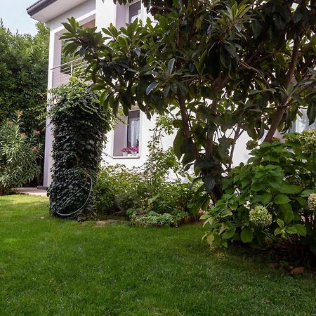 Appartamento Con Giardino Le Querce Sistiana Exterior foto